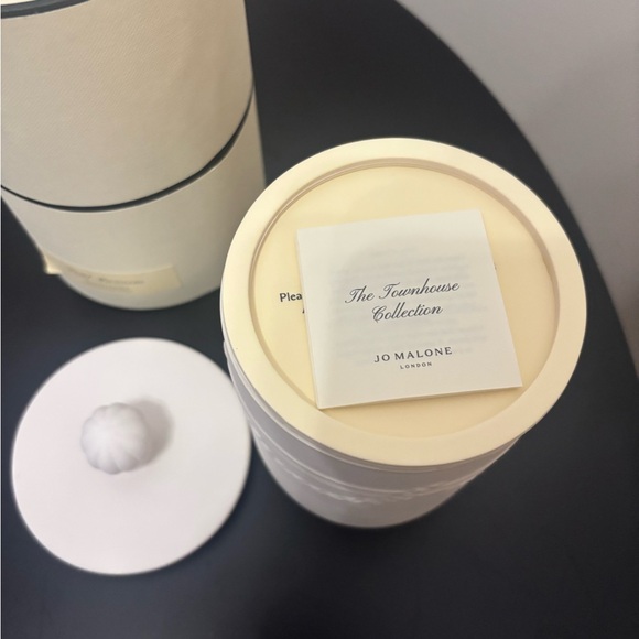 NIB Jo Malone London Pastel Macaroons Townhouse Candle! - Picture 4 of 8